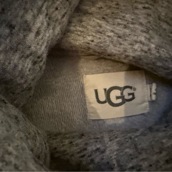 UGG Pichot Turtleneck Poncho with pockets Grey sz: XS/S - Picture 2 of 3